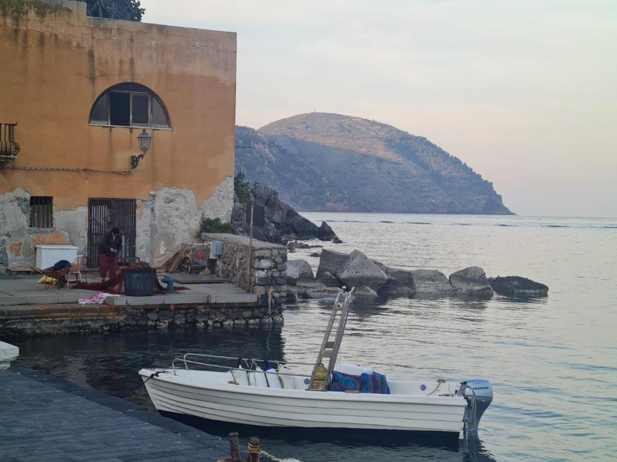 Lipari Centro Storico Flat 6 Mins From Port Apartment Ngoại thất bức ảnh